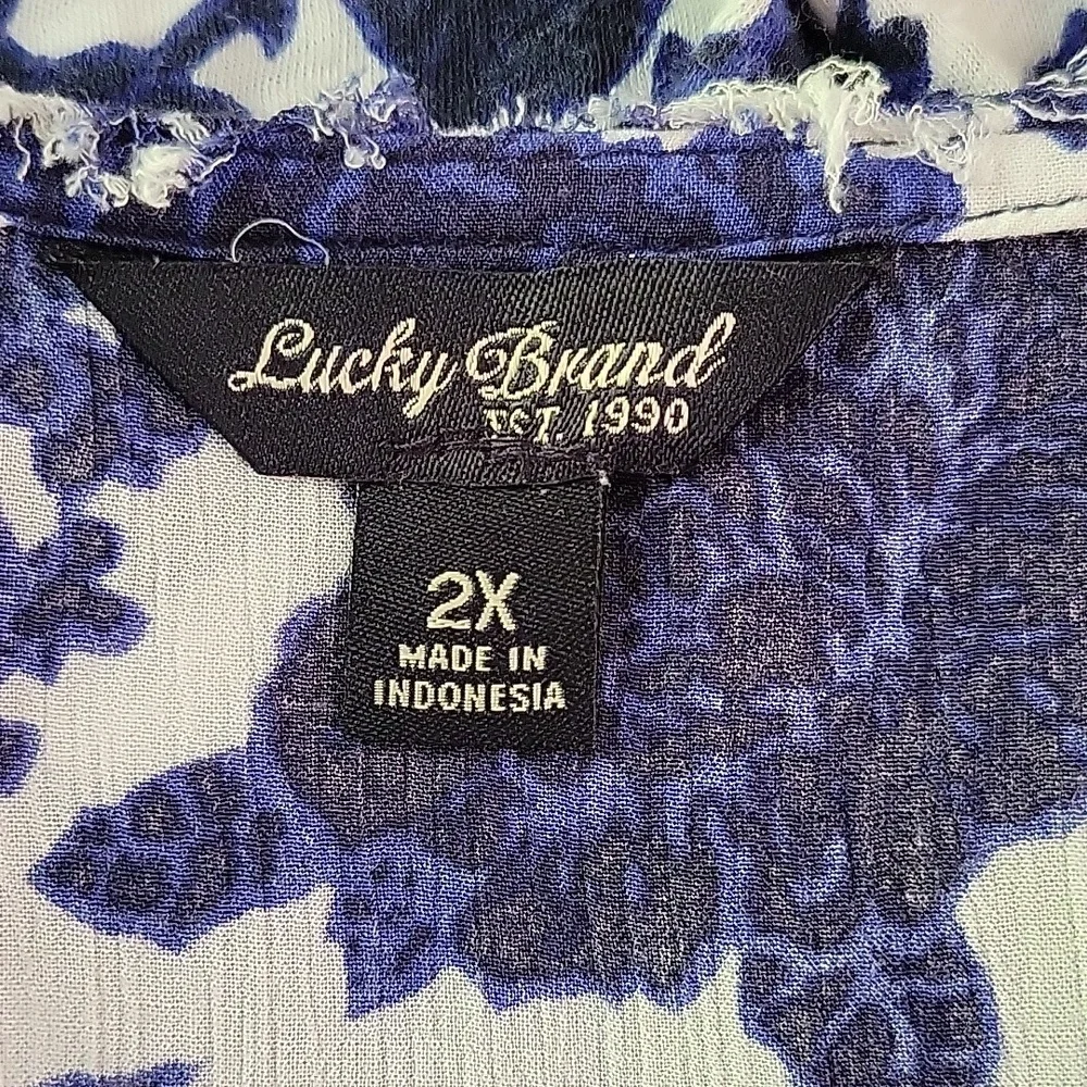 Lucky Brand Womens blue rose floral print top sz 2x Boho Whimsigoth - Picture 3 of 6